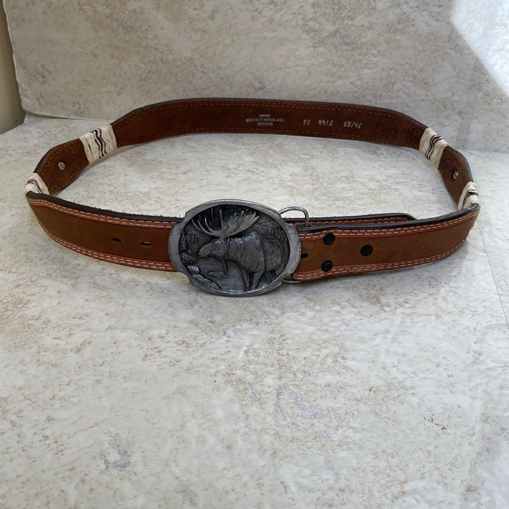 SISKIYOU LEATHER AND BUCKLE‎ COMPANY BROWN LEATHER BELT WITH SILVER MOOSE BUCKLE